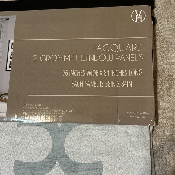 Jacquard Domestic Window Drapes/Panels.   New In Original Packaging - Picture 3 of 3